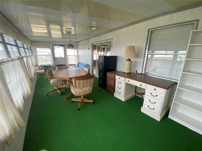 Building Photo - 274 Beach Ct