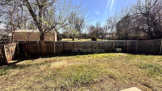 Building Photo - 5520 Bush Creek Way