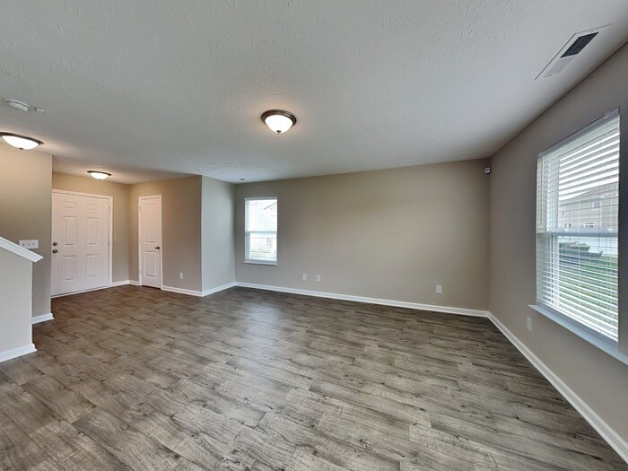 Building Photo - 10904 Mansfield Way
