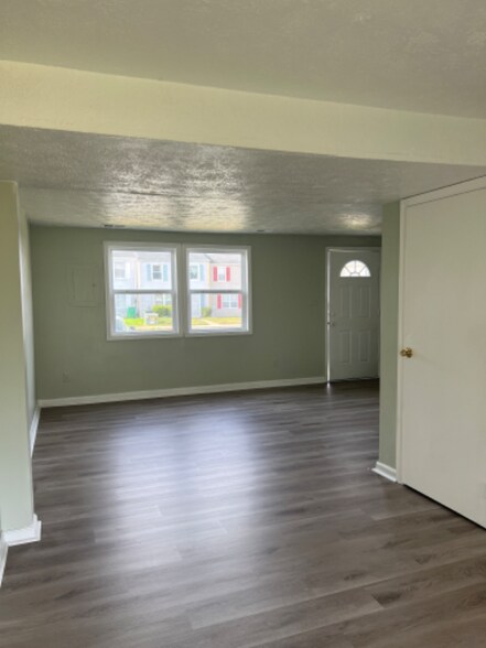 Building Photo - 106 Gooseneck Ct