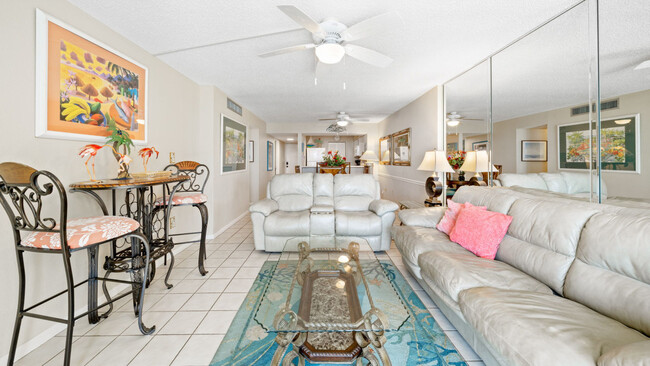 Primary Photo - 7205 Thomas Dr
