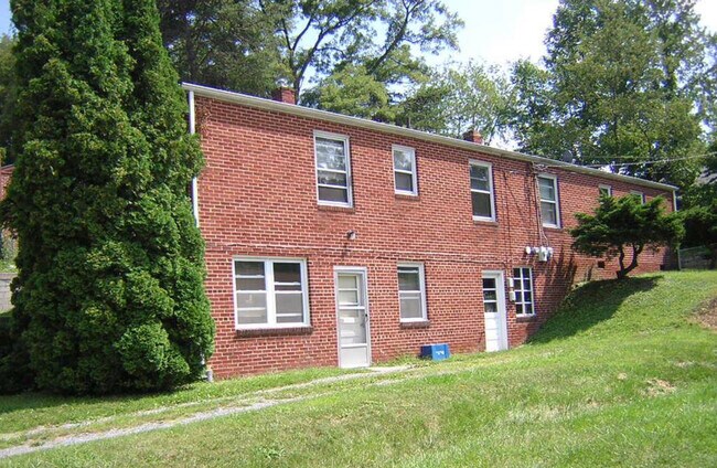Building Photo - 114 Lucas Dr