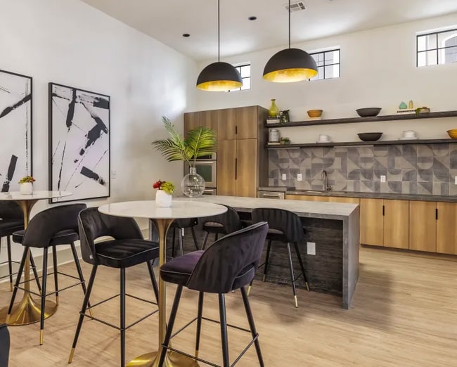 Building Photo - Apartment for Rent