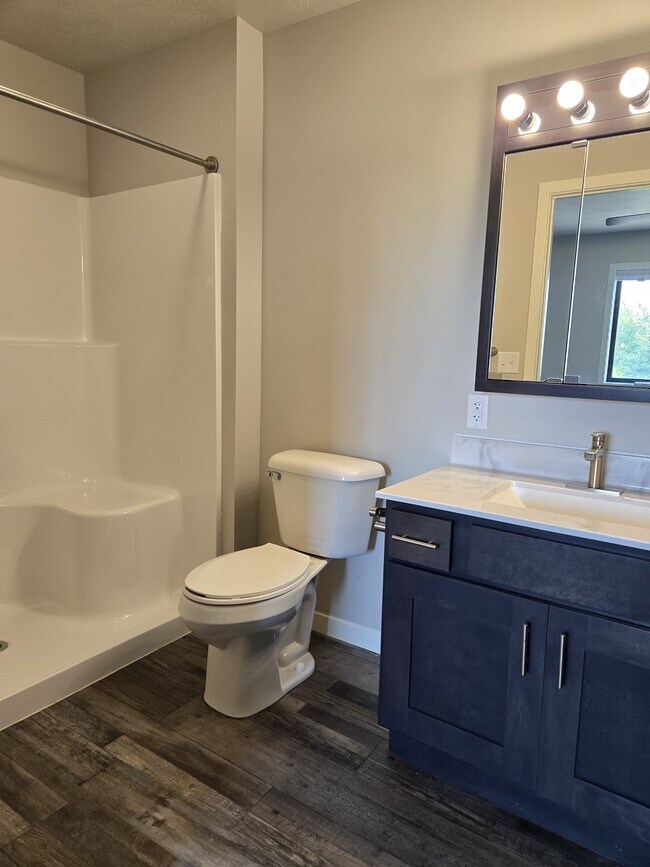 Building Photo - 1407 W 20th Ave