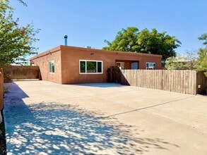 Building Photo - 2433 Valencia Dr NE