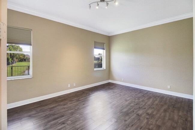 Building Photo - 12370 NW 78th Manor