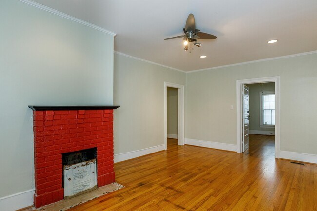 Building Photo - 1514 Fairview Rd