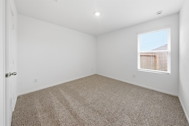 Building Photo - 40810 Hawthorne Glades St
