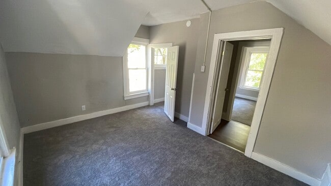 Building Photo - 609 Voris St