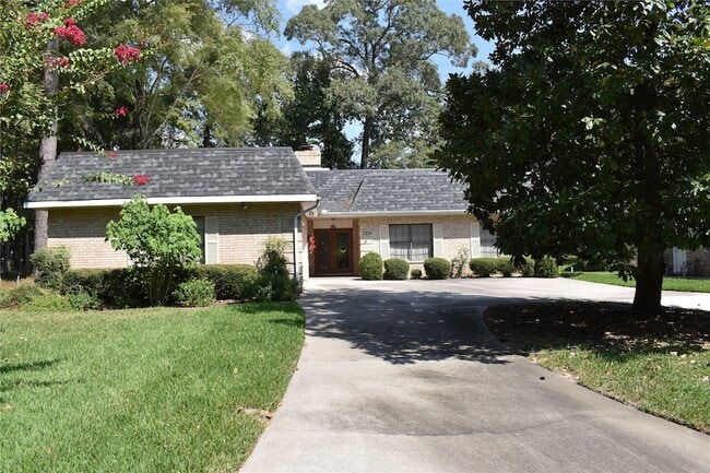 Primary Photo - 3214 Wedgewood Cir