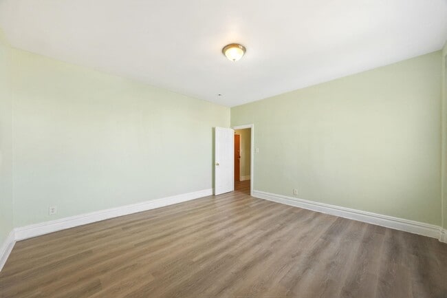 Building Photo - 1722 John F. Kennedy Blvd