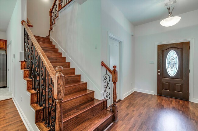 Building Photo - 12870 Kingsbridge Ln