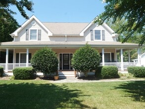 Building Photo - Elegant Coastal Home with Spacious Layout Near Lewes Beach