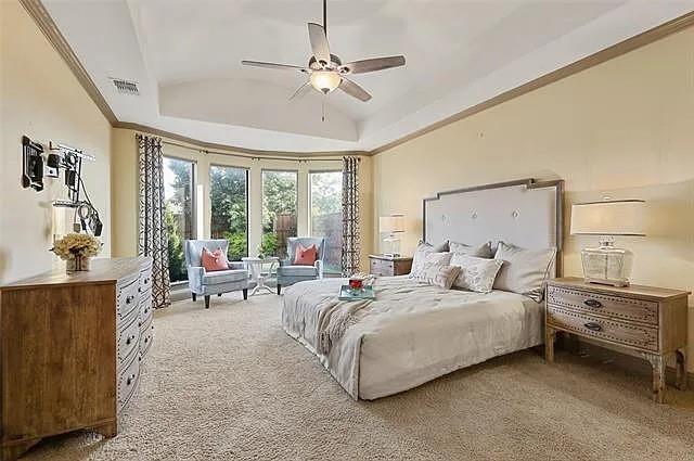 Building Photo - 2408 Lady of the Lake Blvd