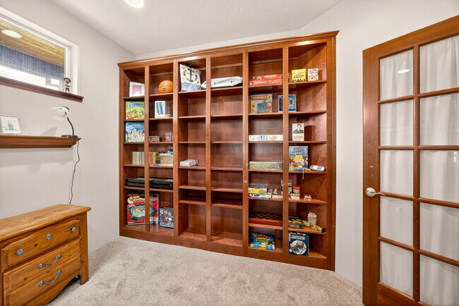 Building Photo - 1719 Lithia Way