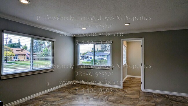 Building Photo - 15068 Mountain Spring St
