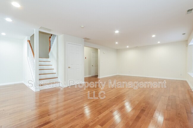 Building Photo - 18 Leighton Dr