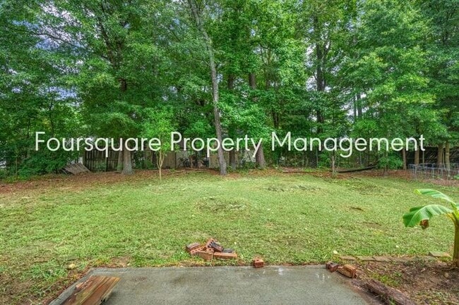 Building Photo - 4-Bed Single Family Home with Open Layout,...