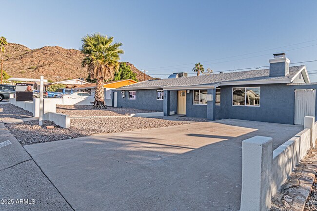 Building Photo - 1307 E Alice Ave