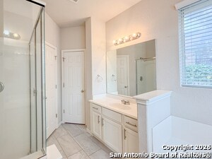 Building Photo - 702 Lorimor Ct