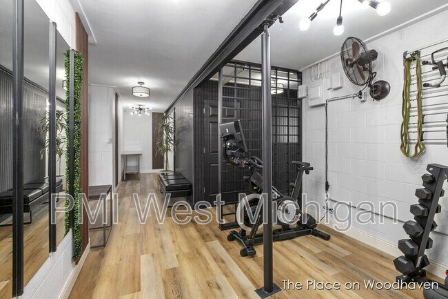 Building Photo - 8428 Woodhaven Dr SW