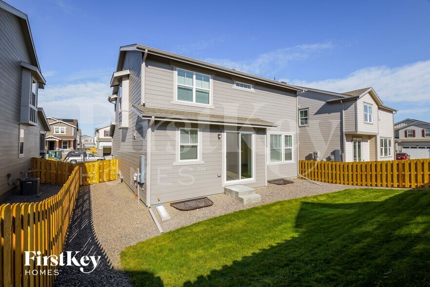 Building Photo - 10994 Uvalda St