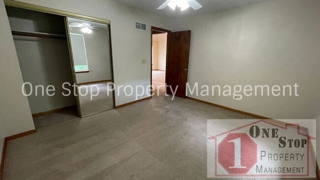 Building Photo - Spacious 3 bedroom, 2 bathroom duplex in K...