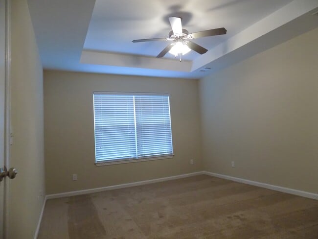 Building Photo - Town Home in Pooler! Move-In Ready