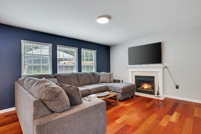 Building Photo - 49 Driftwood Dr