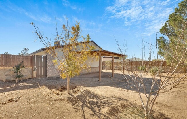 Building Photo - 14509 Encantado Dr