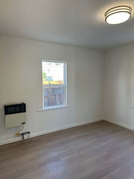 Bedroom 2 - 637 W 41st St