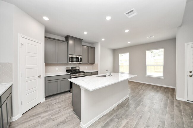 Building Photo - 22826 Xanthos St