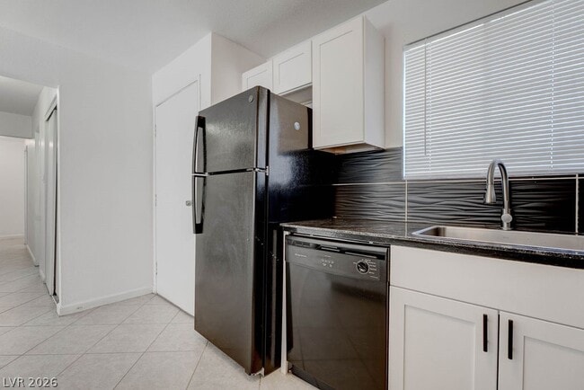 Building Photo - 5396 S Swenson St