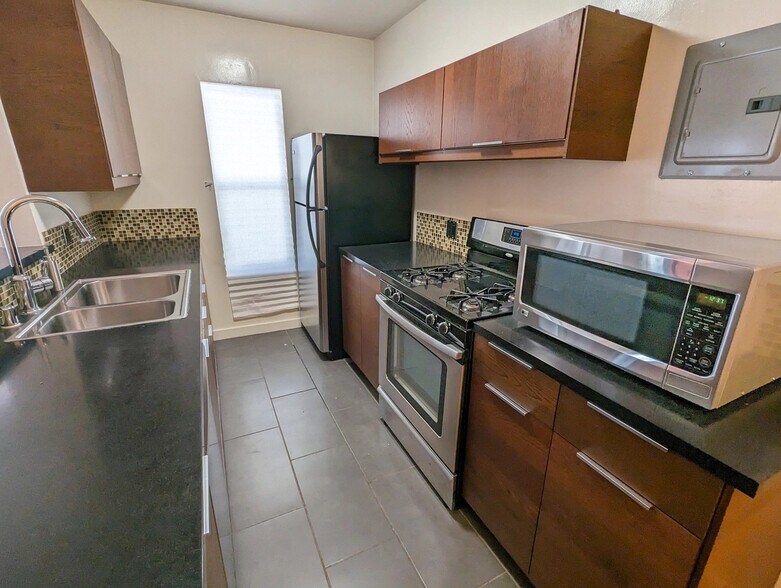 Building Photo - 8120 Norton Ave