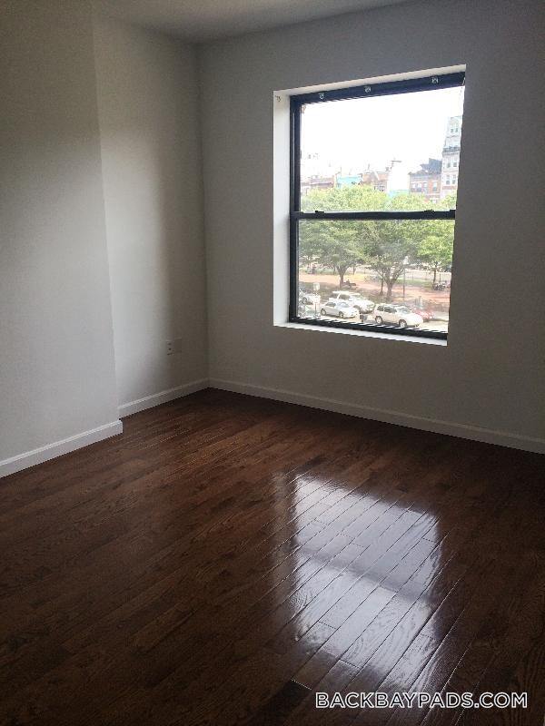 Building Photo - 636 Beacon St