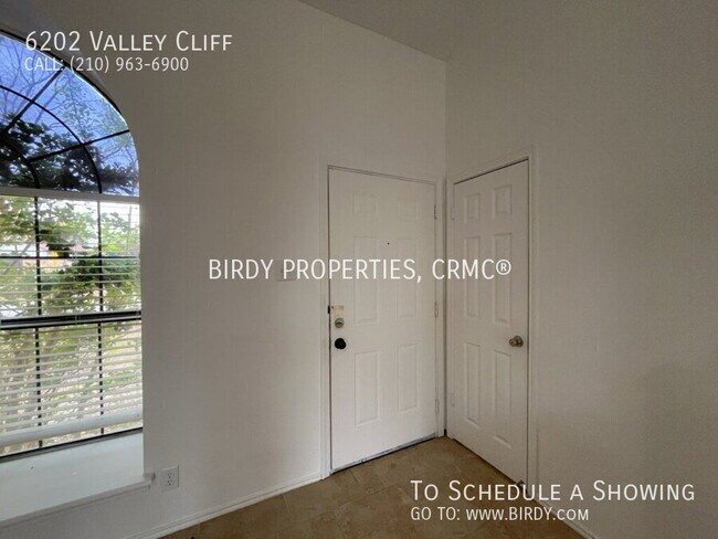 Building Photo - 6202 Valley Clf