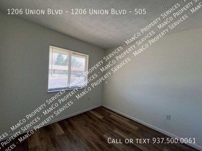 Building Photo - 1206 Union Blvd