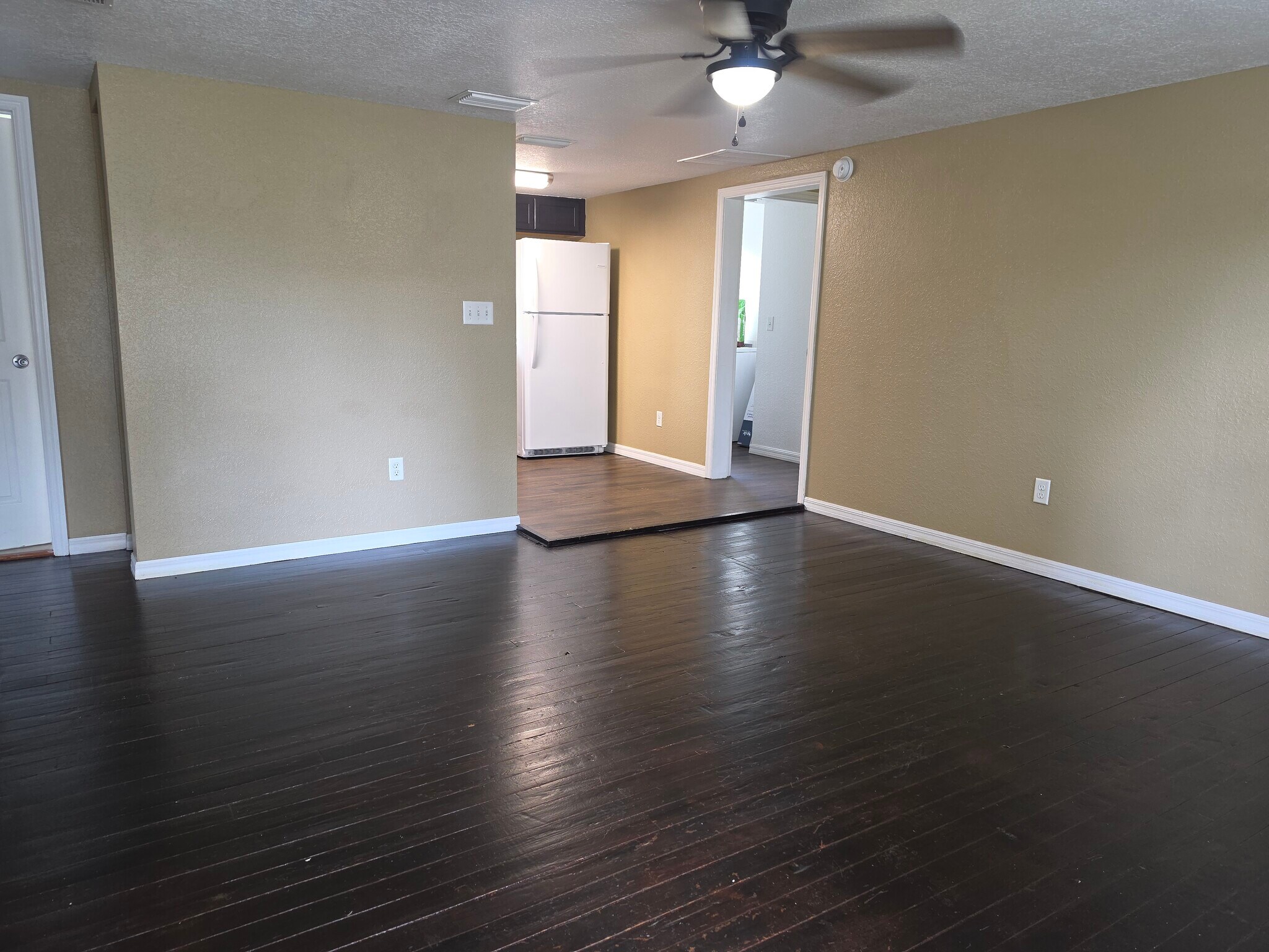 Building Photo - 5415 SE 110th Pl