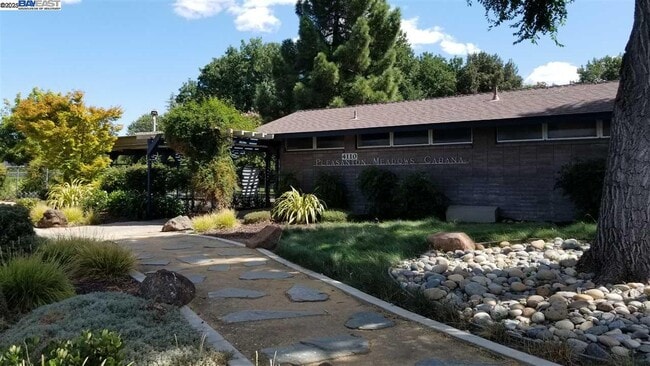 Building Photo - 3181 Camdon Ct