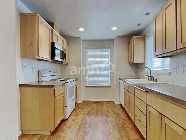 Building Photo - 1410 SE 7th Way