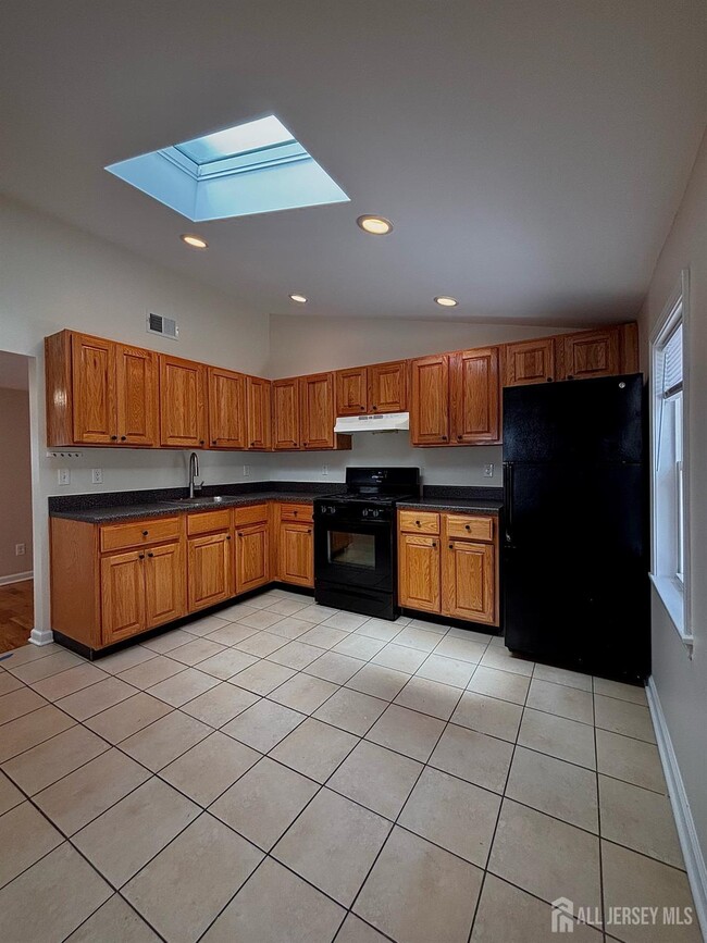 Building Photo - 287 Raritan St