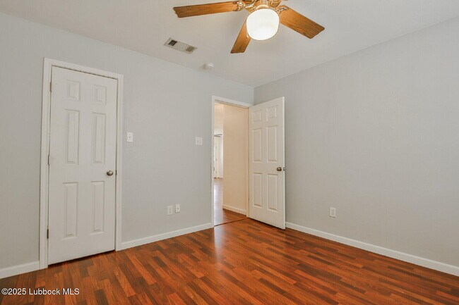 Building Photo - 410 Prentiss Ave