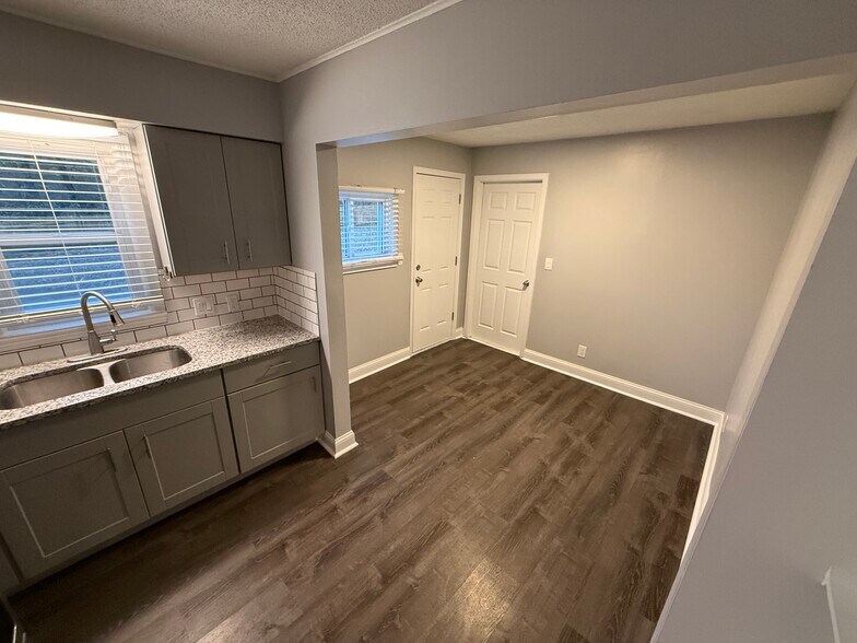 Building Photo - 2912 S 23rd St