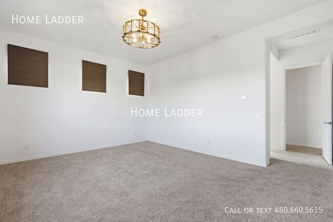 Building Photo - 10812 E Tesla Ave