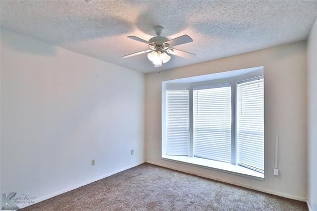 Building Photo - 4025 Inverrary Dr