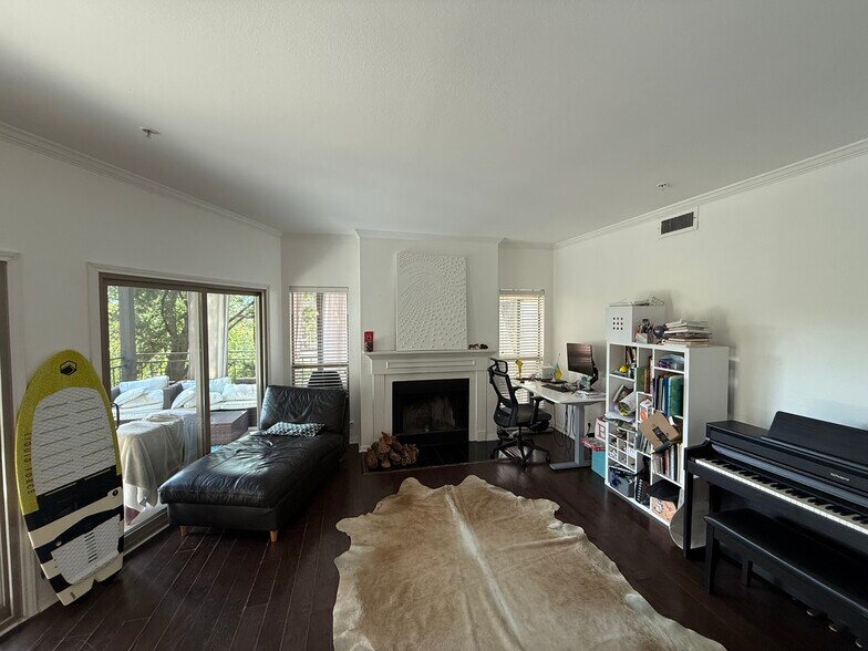 Building Photo - 6000 Shepherd Mountain Cv