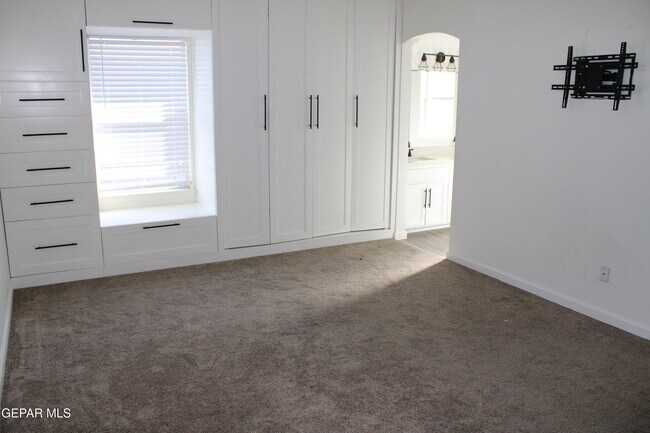 Building Photo - 12516 Twin Leaf Dr