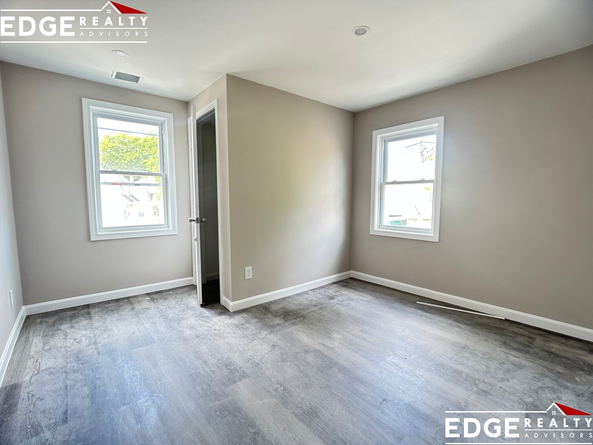 Building Photo - 16 Long Ave