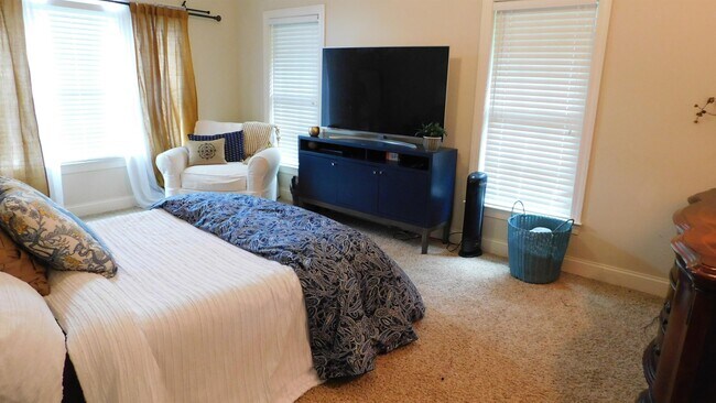 Building Photo - 400 Beaumont Park Cir