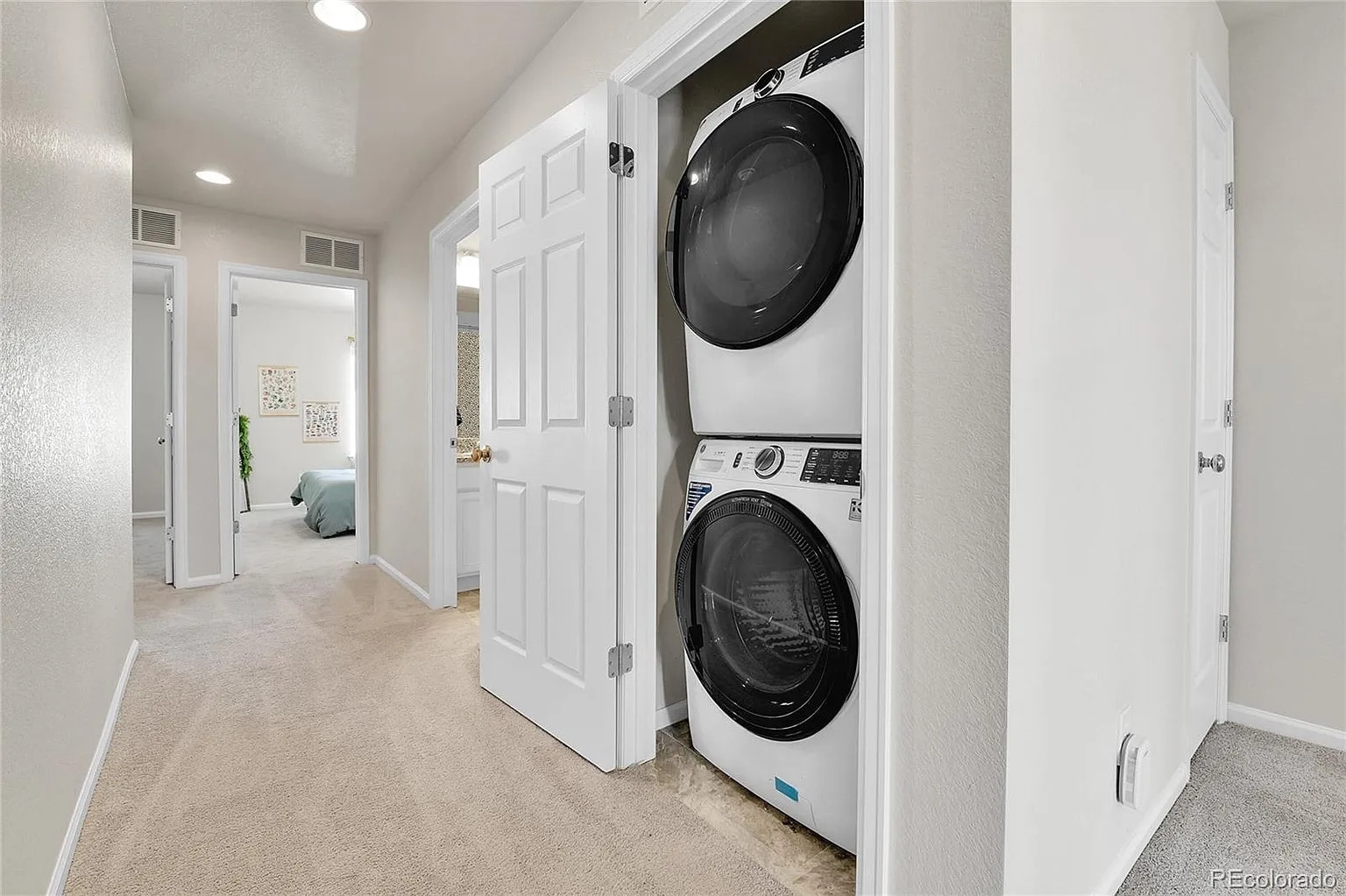 Building Photo - 6459 N Dunkirk St